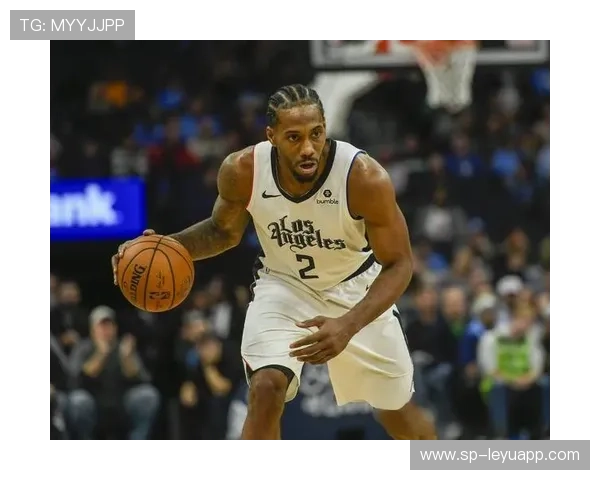 伦纳德突破分球制造空位投篮，快船攻势明显